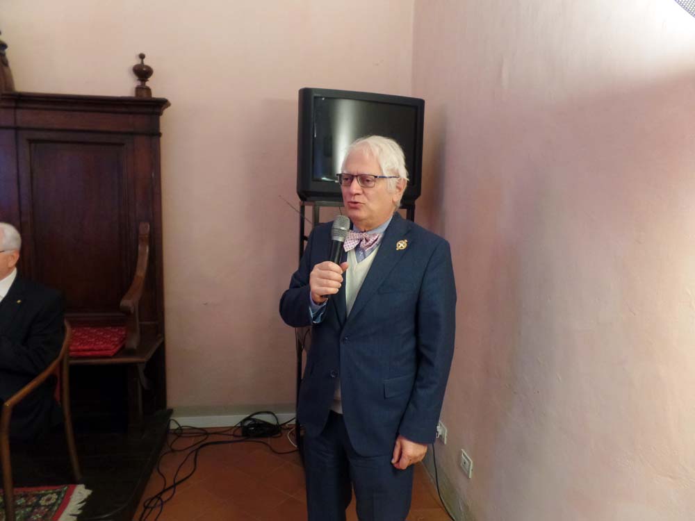 Carlo Maria Braghero, vice presidente del Gruppo Croce Bianca, porta i saluti ai convenuti anche da parte del conte Alessandro Cremonte Pastorello