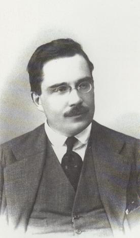 Bartolomeo (Meuccio) Ruini (Reggio  nell'Emilia, 14 dicembre 1877-Roma, 6 marzo 1970). Dal 1904 aderente al Partito radicale, iniziato massone nella loggia pugnace Rienzi  di Roma (1901), collaboratore dell' Avanti! e della Critica sociale, deputato dal 1913, volontario e Medaglia d'Argento al Valor Militare nella grande guerra, ministro delle Colonie nell'ultimo governo Nitti (1920), allontanato dal Consiglio di Stato per antifascismo (1927), ministro senza portafoglio e poi del Lavoro  nei governi presieduti da Ivanoe Bonomi (1944-1945), come lui esponente del Partito del Lavoro, eletto alla Costituente il 2 giugno 1946,  Ruini presiedette la Commissione dei Settantacinque che elabor la Carta della Repubblica. Presidente del Senato (marzo 1953, a sostegno della riforma elettorale maggioritaria) e senatore a vita dal 1963, presiedette il Consiglio Nazionale dell'Economia e del Lavoro.  