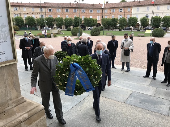 L'ingresso nel Santuario delle corone d'alloro.