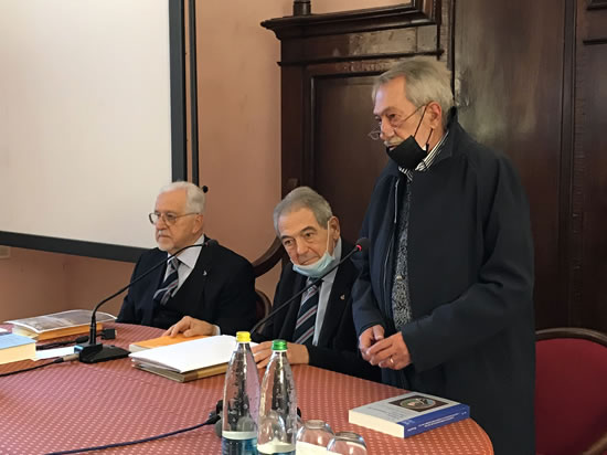 L'apertura dei lavori da parte del prof. Gianni Rabbia, che ha presieduto la sessione mattutina dei lavori.