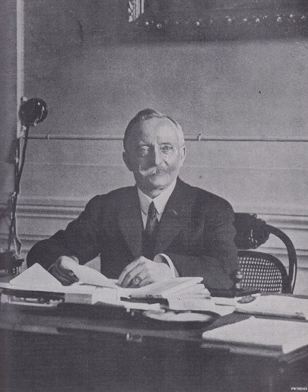  Luigi Facta (Pinerolo, 13 settembre 1861  5 novembre 1930), un presidente del Consiglio per caso.